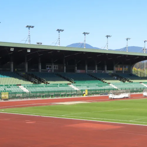 Mestni stadion ob jezeru
