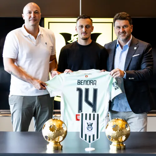 Nova člana NK Olimpija sta Kristjan Bendra in Tien Goga