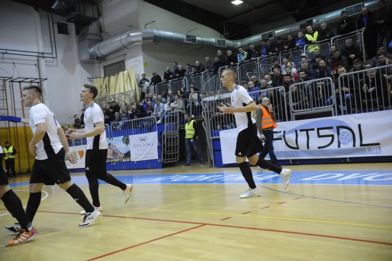 19601SFLDobMB15.jpg
