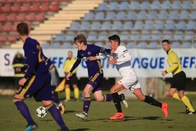 nog-mb-sevilla-mladi---9234 dw-(ZF-10251-87644-1-007)_small.jpg