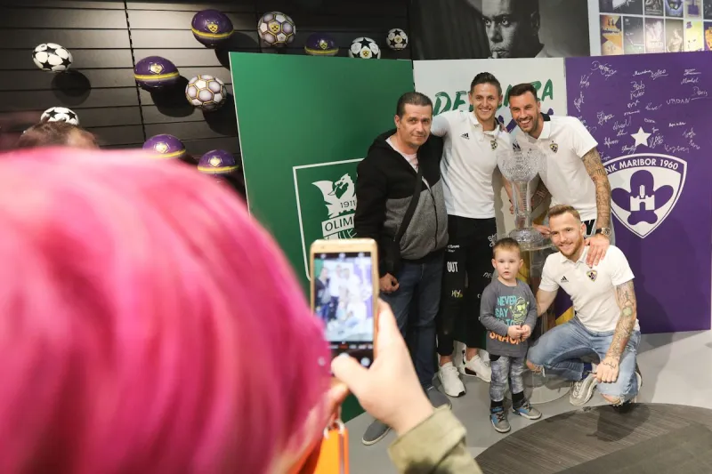 TAKA2342-1112_normal.jpg