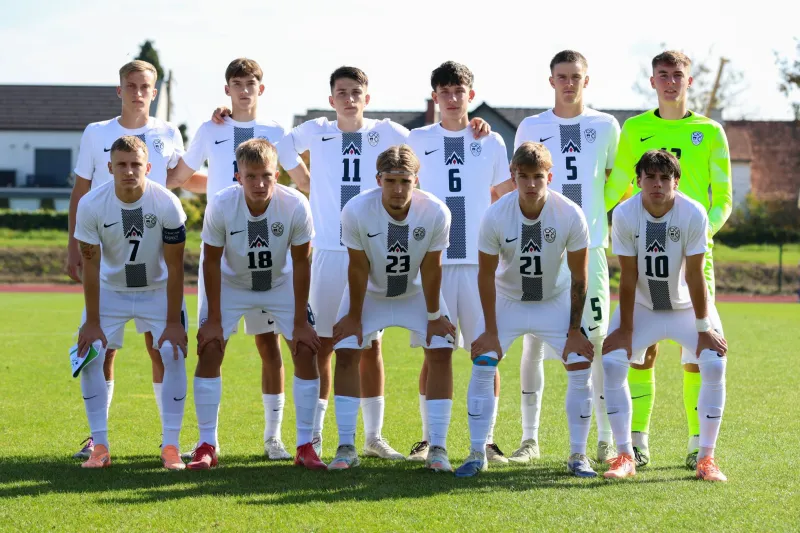 1960U19LUXSLO06.jpg