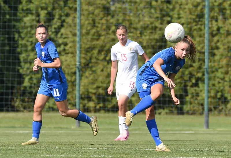 WU15SLORUS09.jpg