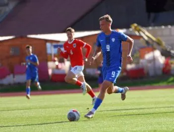 1960U19SLOAVT03_small.jpg