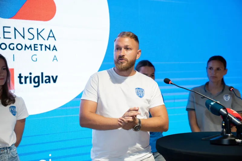 1960SZNLNovinarska konferenca 15.jpg