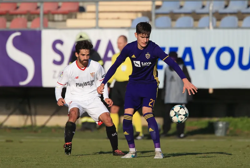 nog-mb-sevilla-mladi---9237 dw-(ZF-10251-87644-1-008).jpg