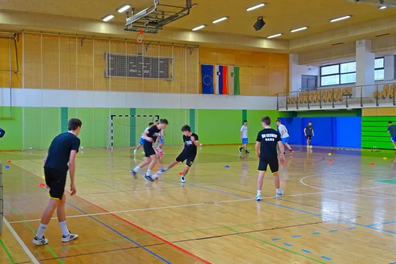 1960NZSFutsalCenter01.jpg