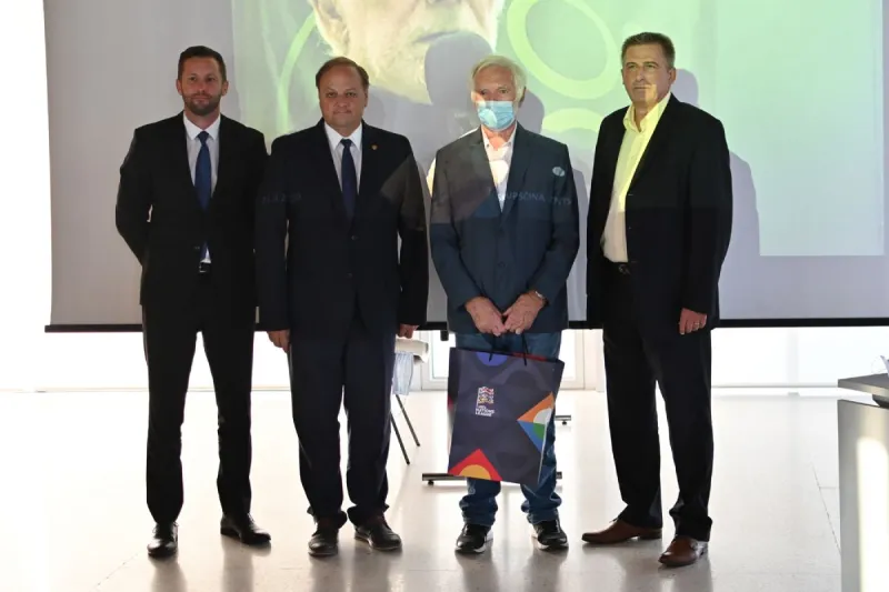MAL_3478_normal.jpg