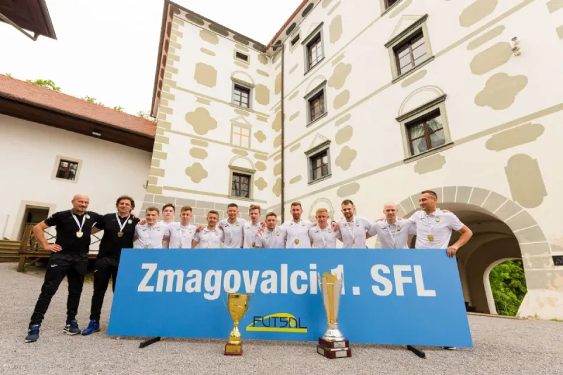 19601SFLDobovecPrvak06_normal.jpg
