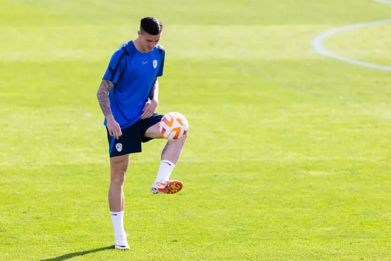 1697108223-008-trening-reprezentanca-231012-lv-1697108192557.jpg