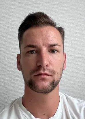 Mílán Csákvári